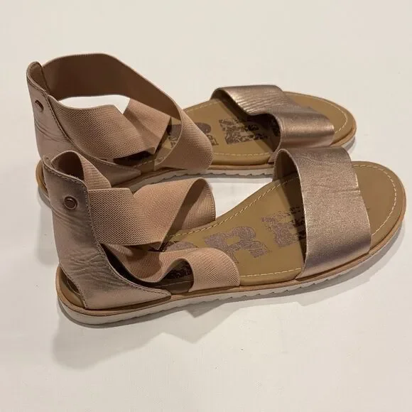 Sorel Women's Sandals in Tan and Gold - Picture 2 of 5